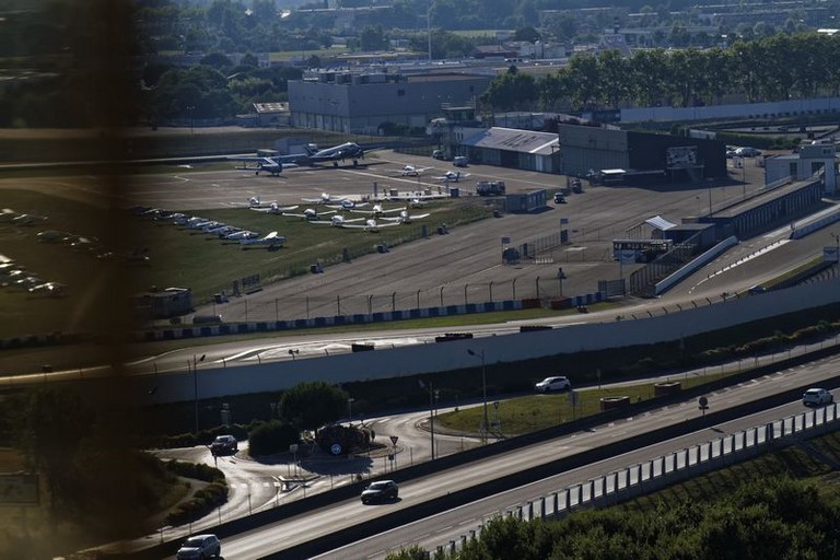 Vue aérienne du parking du HOP